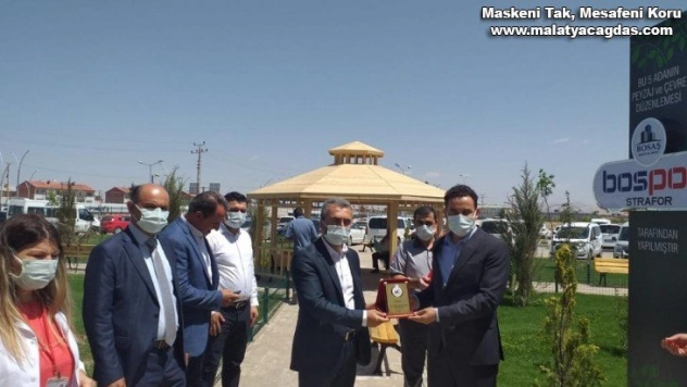 Vanlı iş insanlarından örnek davranış