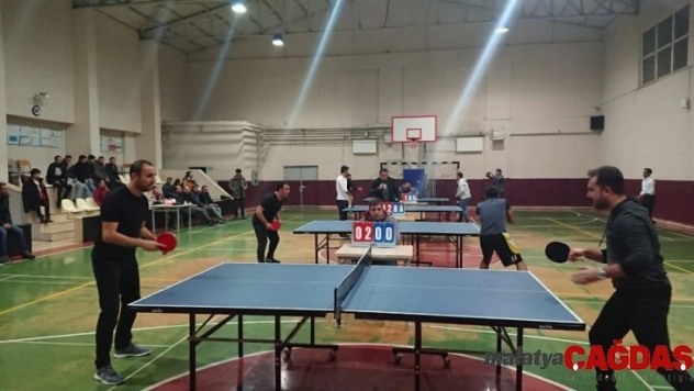 Varto'da Öğretmenler Arası Masa Tenisi Turnuvası