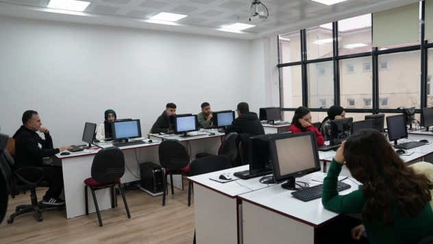 Vatandaşlara Her Alanda Gelişim İmkânı Sunuyor