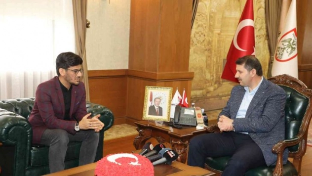 Vekil imam Ezanı Güzel Okuma Yarışmasında dünya birincisi oldu