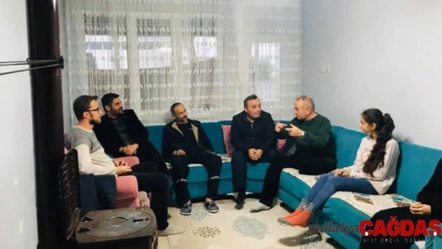 Velileri evlerinde ziyaret ediyorlar