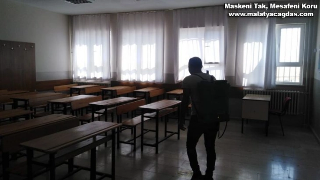 Viranşehir'de YKS öncesi okullar dezenfekte edildi