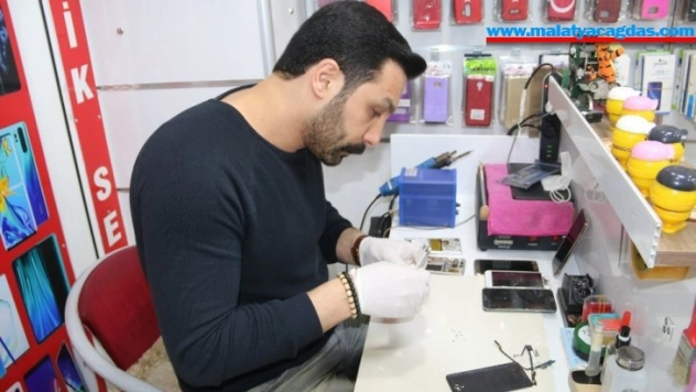 Virüs Çin'de üretilen telefon aksesuarlarına ilgiyi azalttı