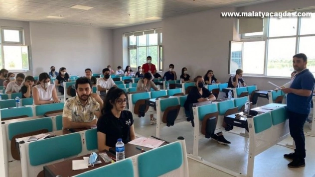 Yabancı Öğrenci Sınavına Büyük İlgi