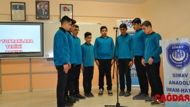 Yabancı uyruklu öğrencilerin İstiklal marşı coşkusu