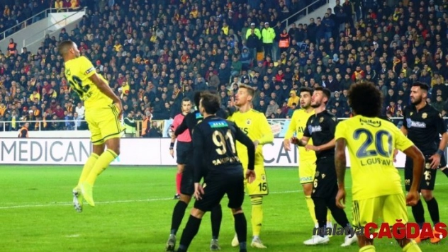 Yanal'ın oyuncu değişiklikleri tepki çekti