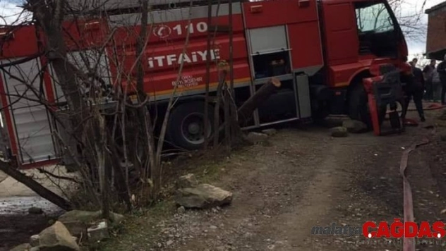 Yangına giden itfaiye ekipleri kaza geçirdi