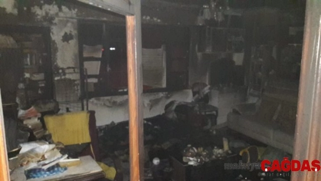 Yangında ev küle oldu