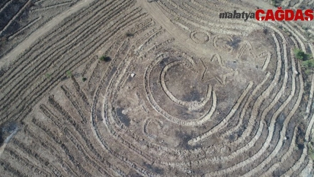 Yangında kül olmuştu, ay ve yıldız şeklini alacak