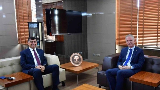 Yardım yerine okul istediler