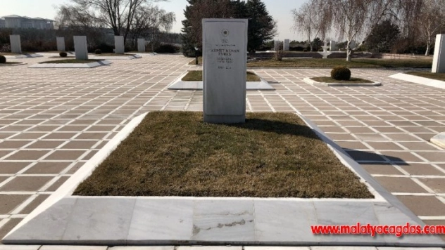 Yargıtay Cumhuriyet Başsavcılığından 'Kenan Evren ve Tahsin Şahinkaya'nın rütbeleri alınsın' talebi