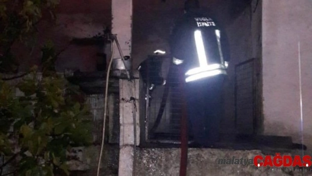 Yaşlı adam yanarak can verdi