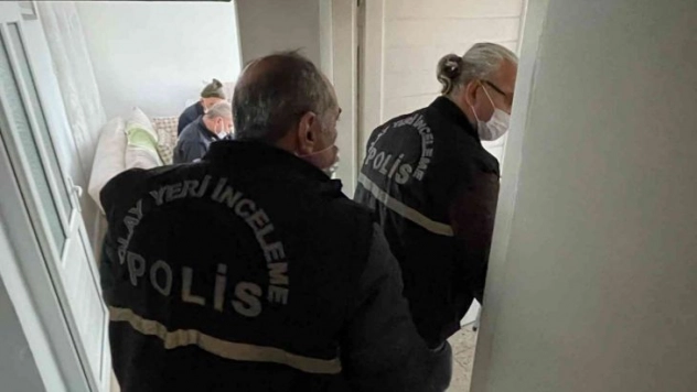 Yaşlı kadın yemek yaparken çıkan yangında öldü