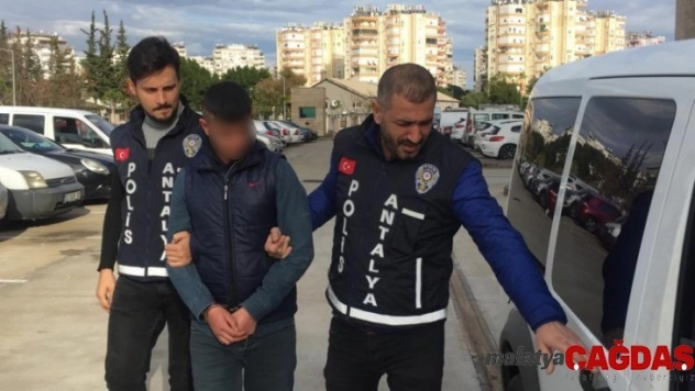 Yaşlı kadına kabusu yaşatan kapkaççılar yakalandı