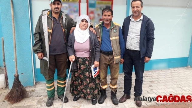 Yaşlı kadının kaybettiği 2 bin TL teslim edildi