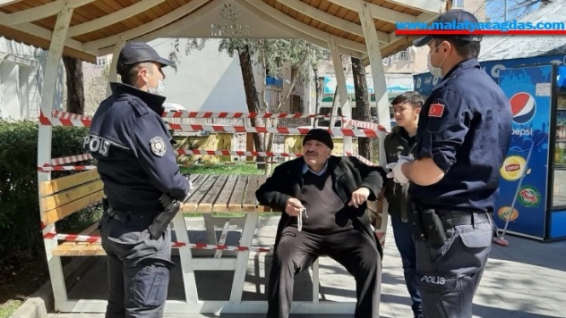 Yaşlılar uyarılıp evlerine gönderiliyor