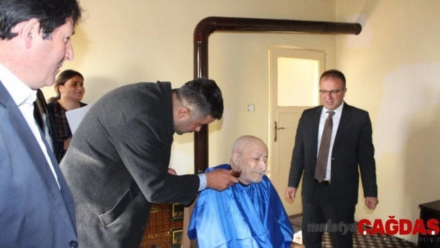 Yaşlılara Evde Tıraş Hizmeti