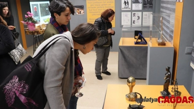 Yavuz Özkan sergisi beğeni topluyor