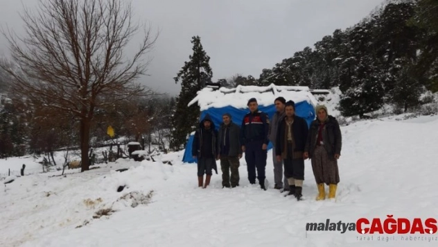 Yaylada 120 hayvan ile mahsur kaldılar