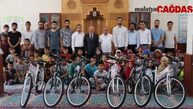 Yaz Kuran Kurslarını başarıyla bitiren öğrencilere ödül