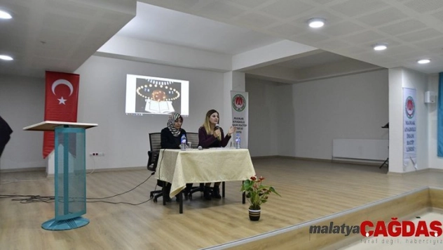 Yazarlar Mamaklı öğrencilerle buluştu