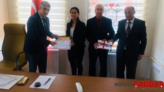 Yazıhan'da beyaz bayrak ve beslenme dostu belgeleri törenle verildi