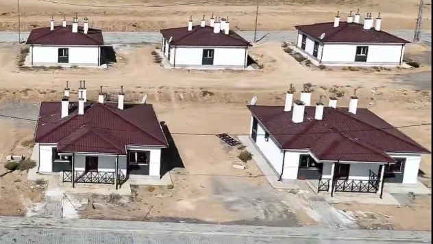 Yazıhan'da Hak Sahiplerine Anahtar Teslimi Yapıldı