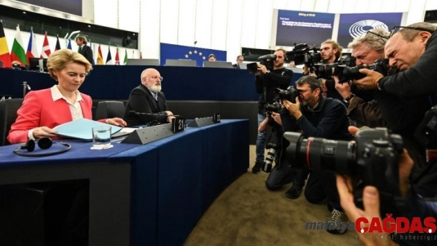 Yeni AB Komisyonu 461 oyla seçildi