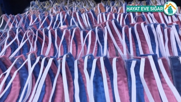 Yeni doğan bebekler için hastanede siperlik üretiliyor