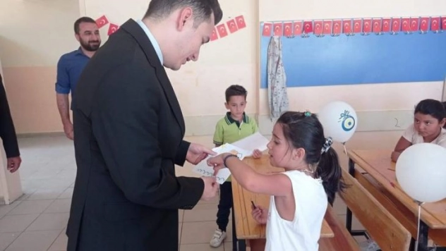 Yeni Kaymakam Karataş, öğrencileri test etti