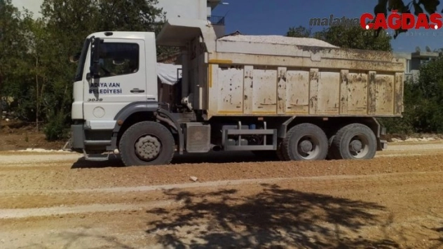 Yeni Mahalle'de asfalt çalışması