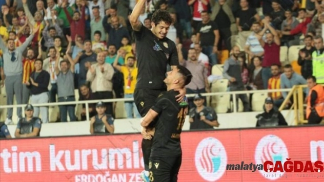 Guilherme hazırlıyor, Jahovic atıyor