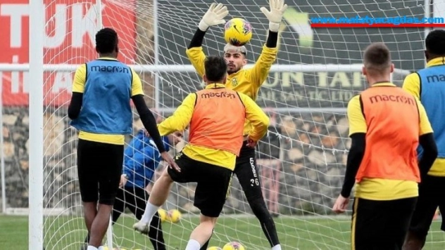 Kasımpaşa mesaisi sürüyor