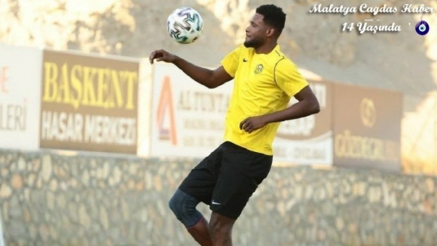 Tetteh, Trabzonspor maçını iple çekiyor