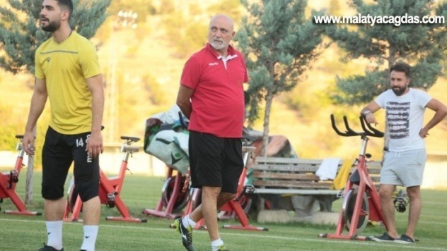 Geçmiş sezonları mumla arıyor