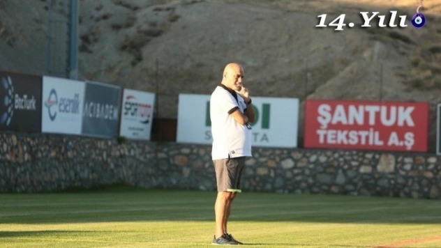 8 maçtan 8 puan topladı