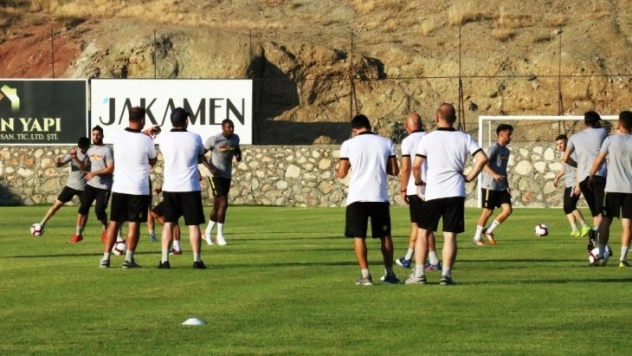 Yeni Malatyaspor ilk antrenmanını yaptı