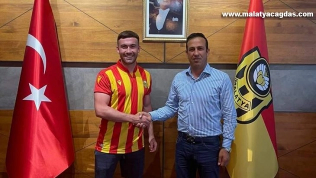 Stevie Mallan ile 2 yıllık sözleşme imzaladı