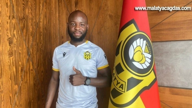 Yeni sezonun ilk transferini yaptı