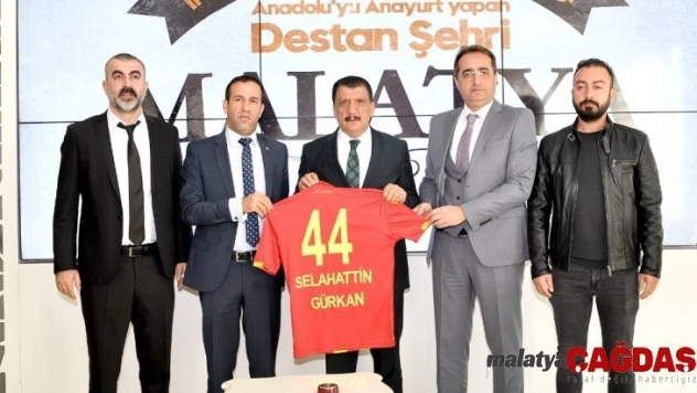 Yeni Malatyaspor yönetimi Başkan Gürkan'ı ziyaret etti