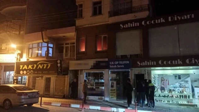 Yeni yılda patlatılan maytap evde yangın çıkardı