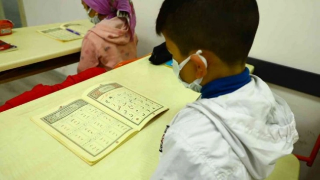 Yenişehir Belediyesinden çocuklara ve yetişkinlere Kur'an-ı Kerim eğitimi