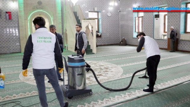 Yenişehir'de ibadethaneler dezenfekte edildi