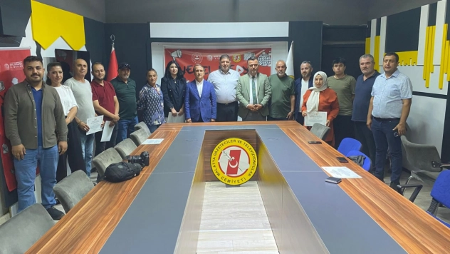 Yerel Medya Akademisi Mezunlarını Verdi: Genç Gazeteciler Sertifikalarını Aldı