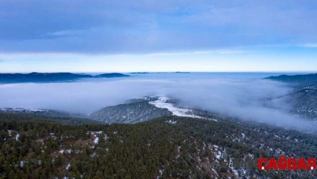 Yeşil ve beyazın eşsiz buluşması kartpostallık görüntü oluşturdu