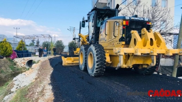 Yeşilköy'de sıcak asfalt çalışması başladı