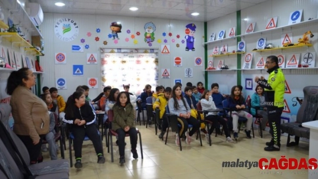 Yeşilyurt Belediyesinden çocuklara trafik eğitimi