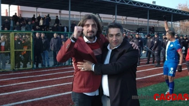 Mehmet Ak ile yollar ayrıldı