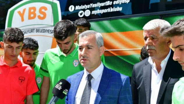 Yeşilyurt Belediyespor U-18 takımı Kahramanmaraş'a uğurladı