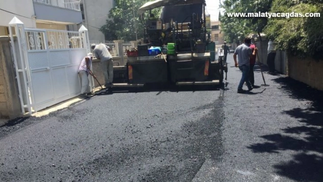 Yeşilyurt mahallesinde asfalt çalışması
